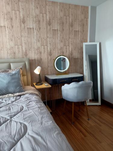 Postel nebo postele na pokoji v ubytování The Cozy Place 105 Private 3 beds 3 baths Lasalle Bangkok
