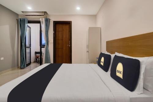 Gallery image of Townhouse OAK De Alphabet Hotel Bolarum in Hyderabad