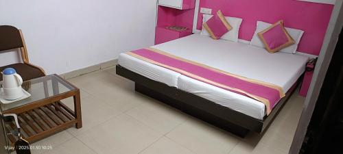 Cama o camas de una habitación en Hotel Su Shree Continental Dx Near New Delhi Railway Station