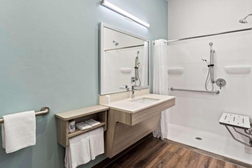 Ένα μπάνιο στο WoodSpring Suites Easton Nazareth