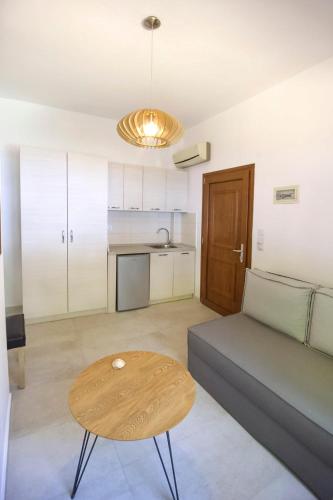 Una cocina o cocineta en Evripidis Hotel