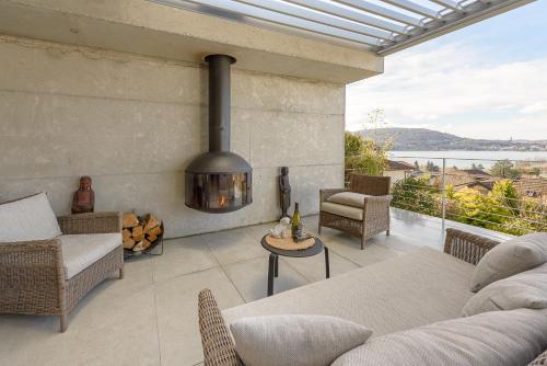 Photo de la galerie de l'établissement NEW - Villa PARADISE Vue lac, Piscine, Sauna, Jacuzzi, Gym by LLA Selections, à Annecy-le-Vieux