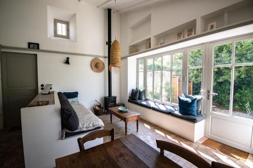 Le Poulailler, private house with garden and parking