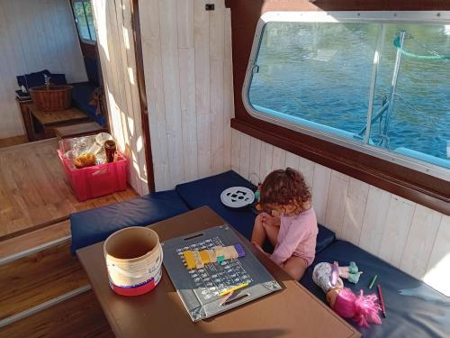 Børn der bor på BOAT Judy proche PARIS