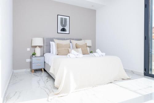 Una cama o camas en una habitación de Fabulous Apartment in Draria