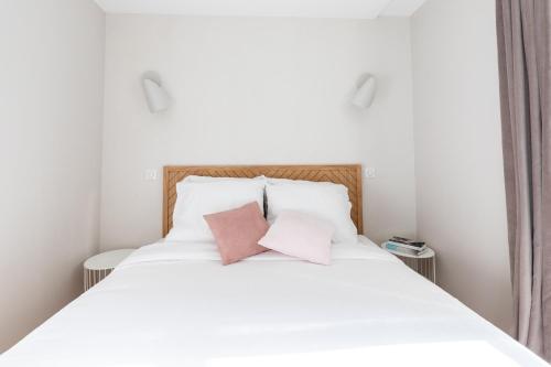 Take It Easy in This Stylish Architect Flat