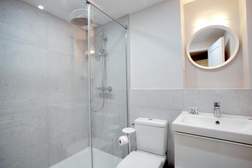 Take It Easy in This Stylish Architect Flat