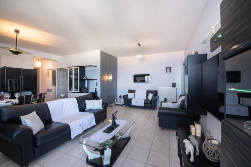 Elegance Sea View Apartment