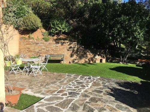Photo de la galerie de l'établissement Maison provençale avec vue mer, à Cavalaire-sur-Mer