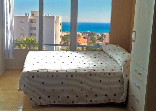 Bonito Estudio vistas al mar Zona Puerto Marina