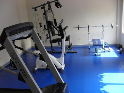 Fitness centrum a/nebo fitness zařízení v ubytování Hotel Aero Park e Estacionamento