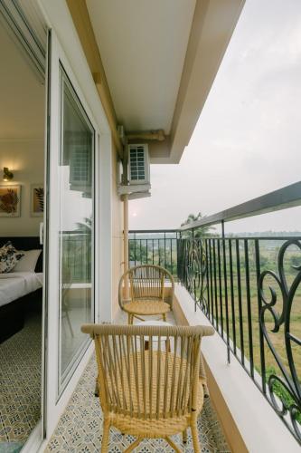Μπαλκόνι ή βεράντα στο Da Alohas Premium 1BHK Suite Pool & Field View