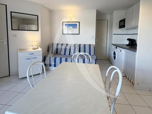 1 CHAMBRE, DERNIER ETAGE AVEC ASC, CLIM, RES AVEC PISCINE