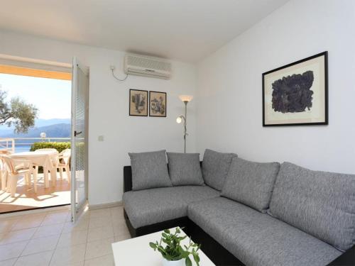 App with terrace with sea view,639