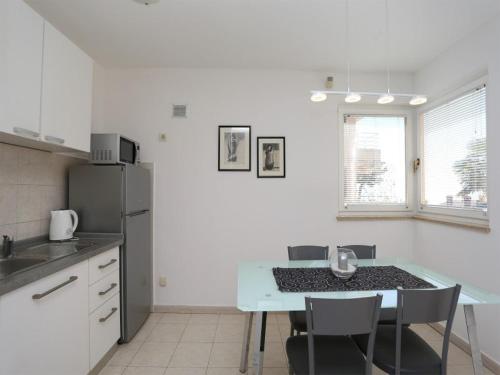 App with terrace with sea view,639