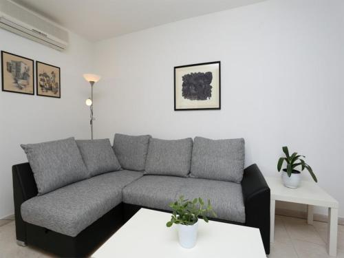 App with terrace with sea view,639