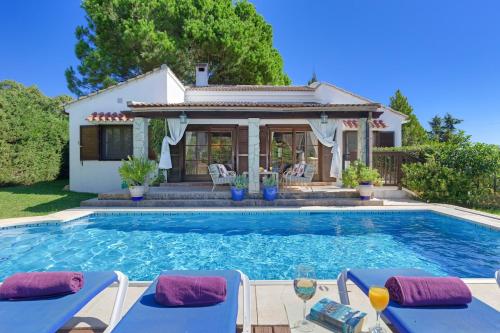 Casa Cumbre - 3 Bedroom Holiday Villa