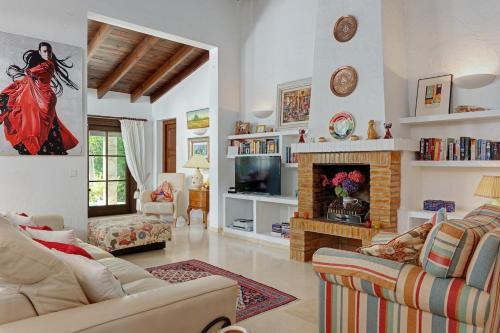 Casa Cumbre - 3 Bedroom Holiday Villa