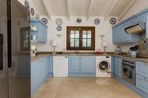 Casa Cumbre - 3 Bedroom Holiday Villa