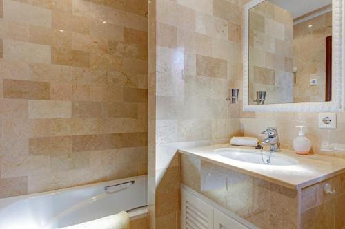 Casa Cumbre - 3 Bedroom Holiday Villa