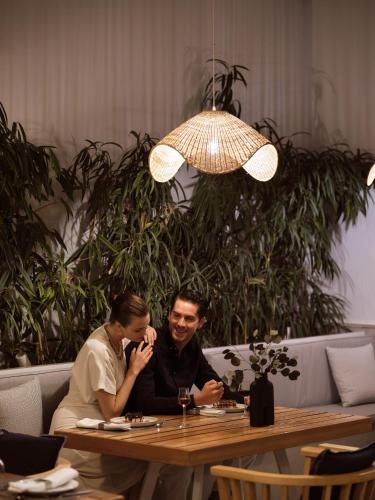 Гости Hotel St.John Suites Adults Only