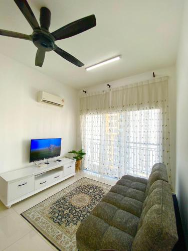 Μια τηλεόραση ή/και κέντρο ψυχαγωγίας στο Studio at Mesahill Nilai by D'KAY HOMES with Mall, near USIM KLIA