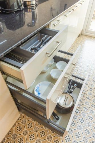Una cocina o zona de cocina en Tranquil 1BHK suite Pool Field Calangute Da Alohas