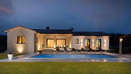 Villa Animo for 8 people near Labin - Rabac with private pool, children playground & beautiful garden