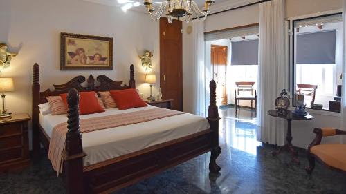 A bed or beds in a room at Casa Jimena