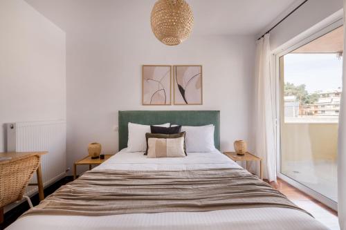 Athenian 3BR seaside property in Alimos by UPSTREET