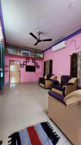 Χώρος καθιστικού στο HARI HOME STAY