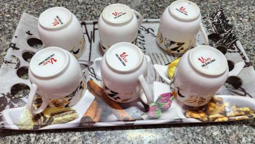 Φαγητό σε αυτό το δωμάτιο σε οικογενειακή κατοικία ή κάπου εκεί κοντά