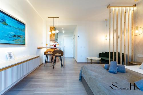 Seaview beachfront studio with aqua park & balcony