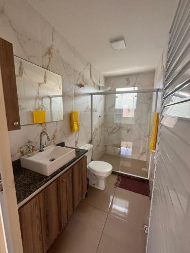 Ένα μπάνιο στο Casa aconchegante em Saquarema!