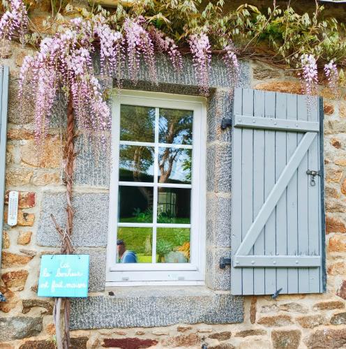 Gambar di galeri bagi Chambre à la campagne di Miniac-Morvan