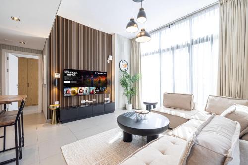 Luxury 1BR Penthouse in Sharjah with Skyviews