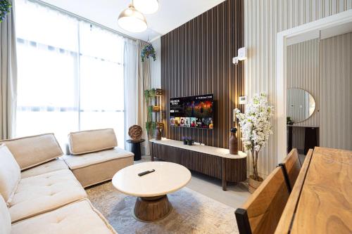 1BR Wanderlust Apartment by Blue Cloud Holidays