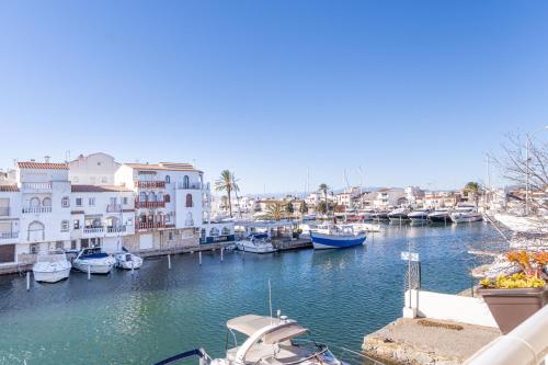 Apartamento Frente al Canal con Terraza