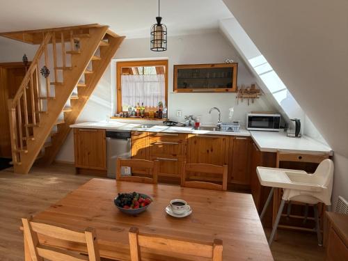 Kuchyňa alebo kuchynka v ubytovaní Apartament Antonio