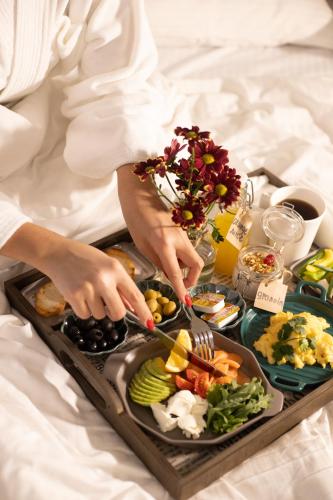 Makanan di atau berdekatan hotel
