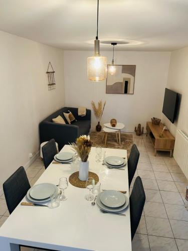 Гостиная зона в La pause Biardaise -Appartement 2 chambres à Biard
