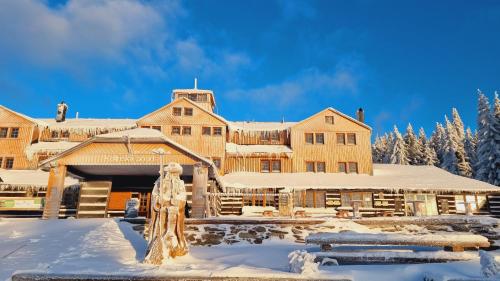 Horský hotel Kolínská bouda durante el invierno