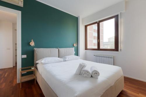 GuestHost - Modern Stay with Balcony near Niguarda Hospital