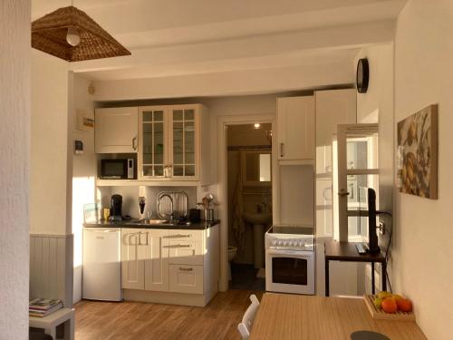 Appartement vue mer Menton vieille ville