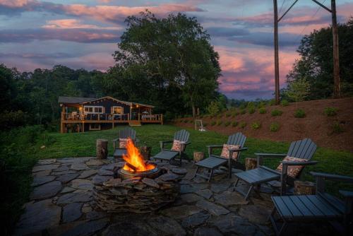 Fotografie z fotogalerie ubytování Lux Family Friendly Mountain Home v destinaci Clyde