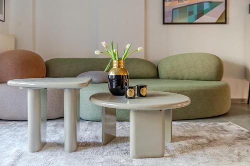 Elysian Condo, Koukaki