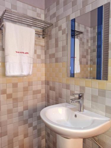 Gallery image of Smart Beach Resort Hotel Mityana in Mityana