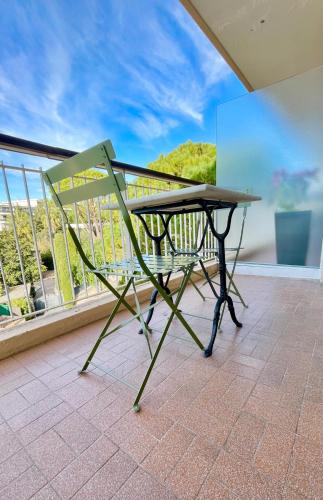 Studio avec terrasse, parking, piscine proche plage et centre à Cannes