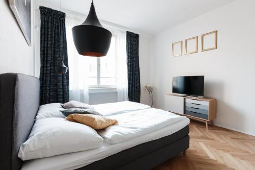 Prague Days - Art Deco Studio near Main Train Station