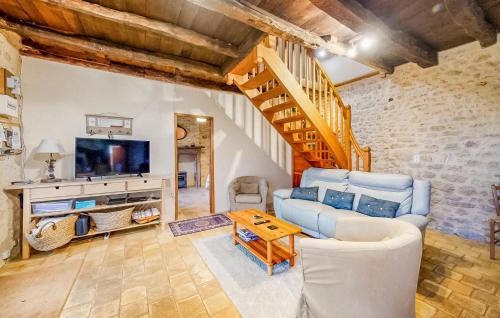 Photo de la galerie de l'établissement Nice Home In Val De Louyre Et Caude, à Le Mayne